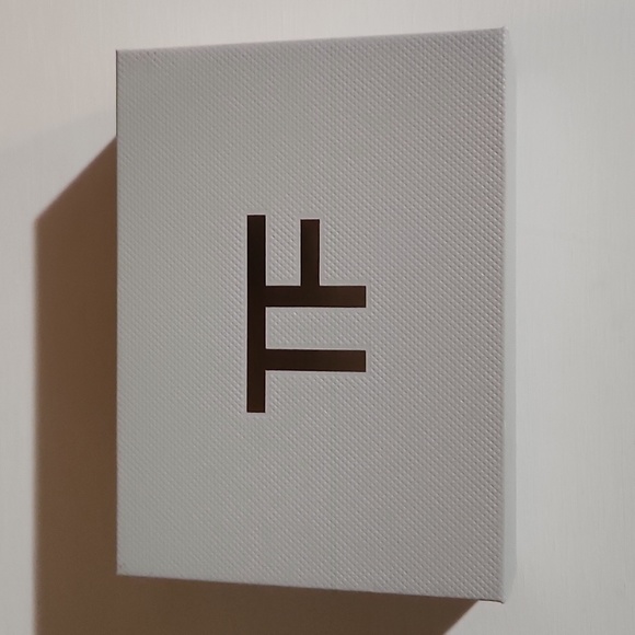 TOM FORD Private Blend Mini Decanter Collection - Picture 2 of 4